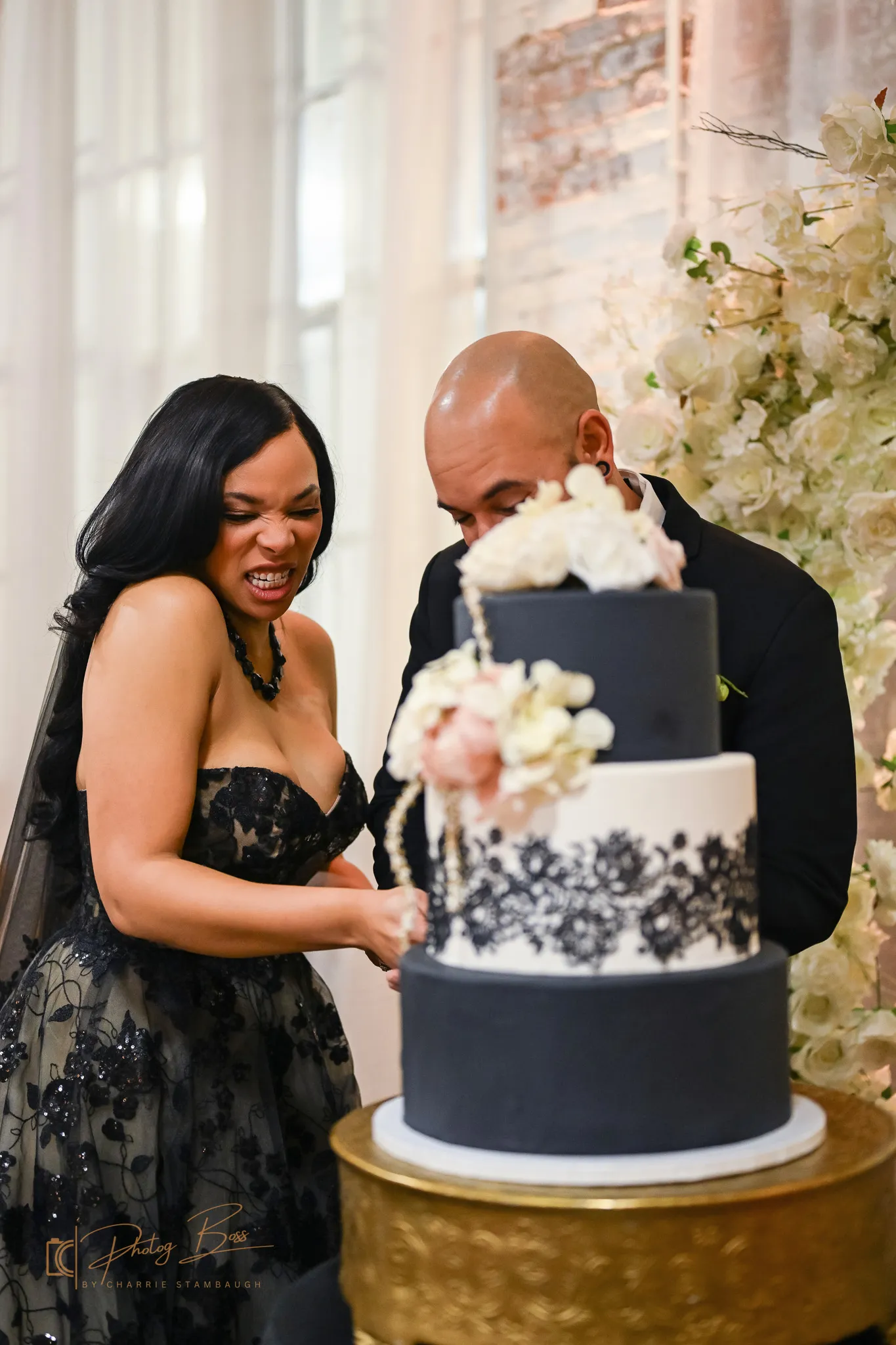 Wedding cake detail at 24 Shelby